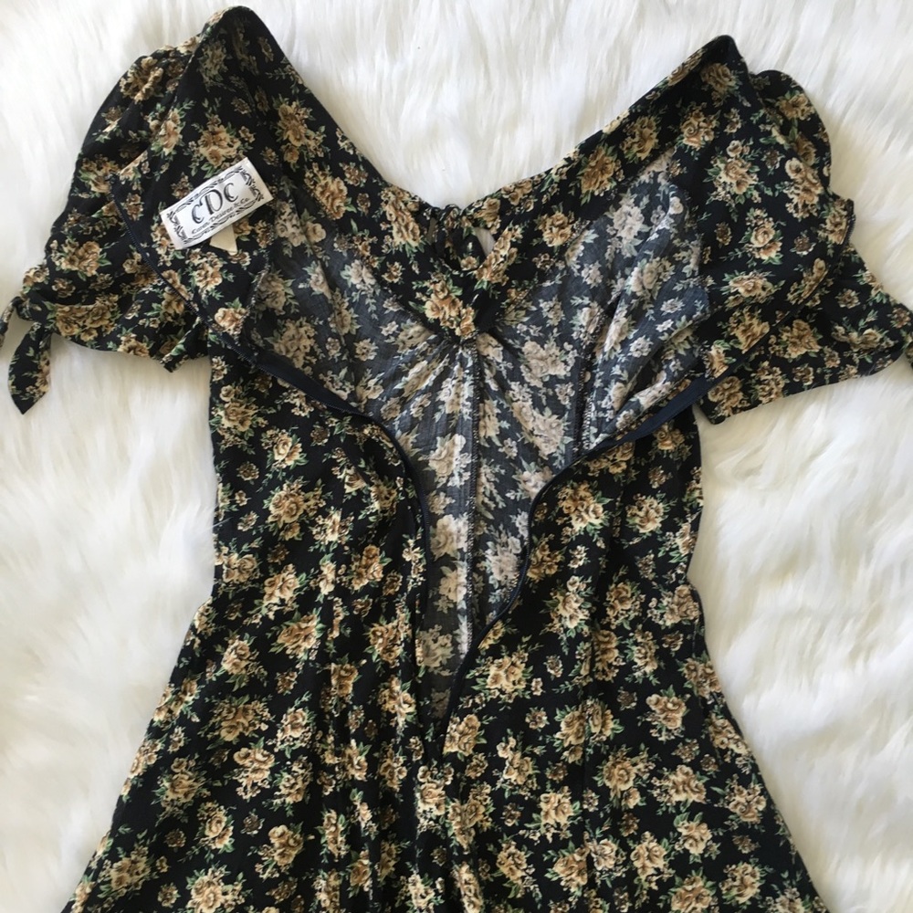 Caren Desiree & Co Vintage Floral A-Line Dress - Picture 6 of 6